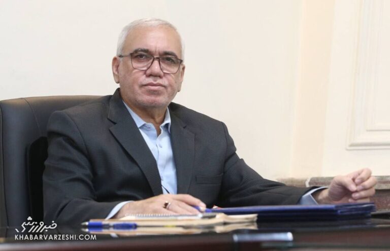 فتح الله زاده: آقای فرهاد مجیدی! هواداران استقلال را سر کار نگذار؛ نان حلال بخور و دروغ نگو/ فرهاد مجیدی باید خجالت بکشد!