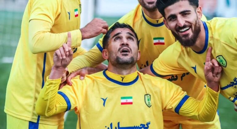 تجلیل مدیریت شهرداری نوشهر از بازیکن اخلاقمدار لیگ یک