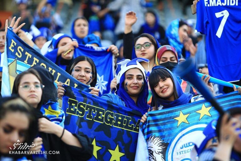 لحظه شماری بانوی شیرازی برای دیدن استقلال؛ بختیاری‌زاده نمی‌تواند، استقلال سرمربی بزرگ لازم دارد +فیلم  