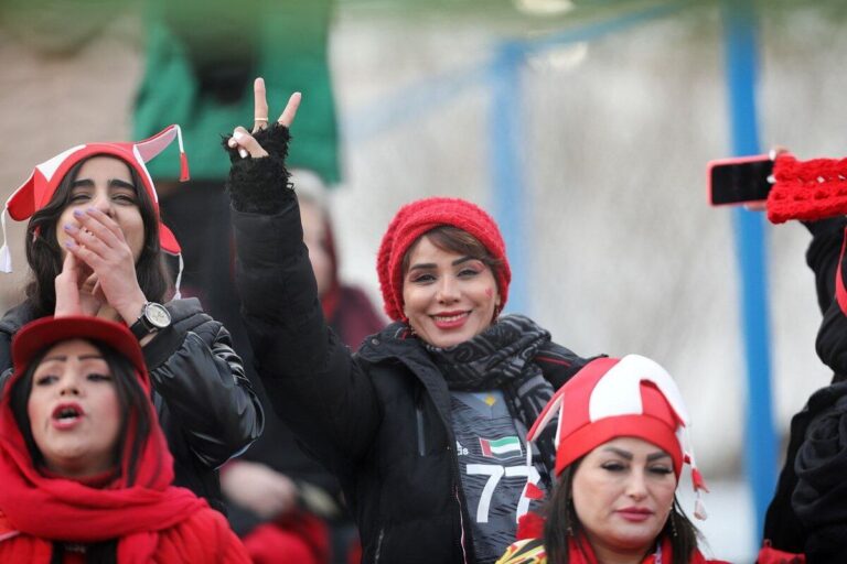 پرسپولیس – گل گهر؛ گزارش زنده/ پرسپولیس با سردار، ناکام در خلق موقعیت؛ گندوز فرشته نجات کارتال!