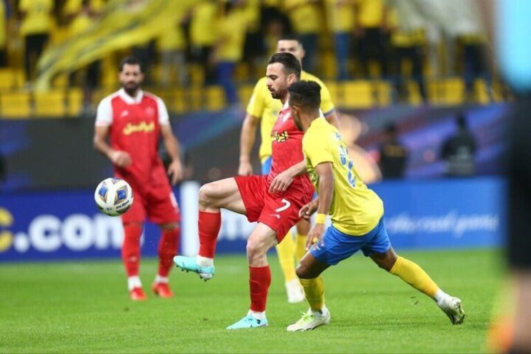 عباس کیارستمی روی پوستر بازی پرسپولیس و النصر