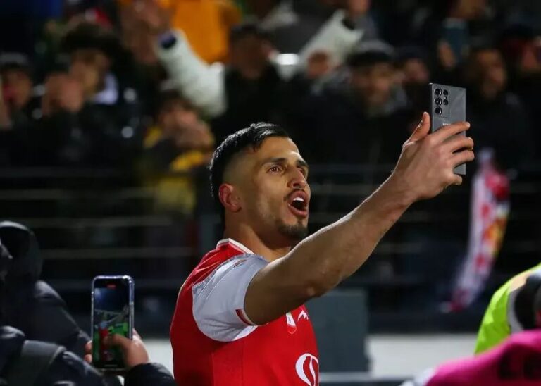 پرسپولیس از علیپور دفاع نکرد، خودش دست به کار شد/ آقای گل پرسپولیس: حق و ناحق تا کجا؟ چرا بین تراکتور و پرسپولیس فرق می گذارند؟