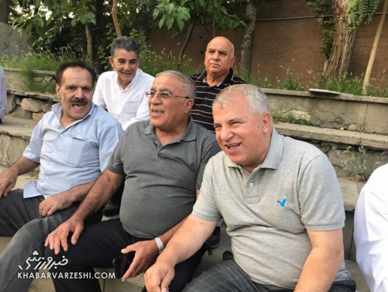 لابد تیم ملی صعود می‌کرد به قلعه‌نویی استان هدیه می‌دادند/ گزینه خوب استقلال را تراکتور روی هوا زد/ پیشنهاد فدراسیون خوشمزه و خنداه‌دار بود!