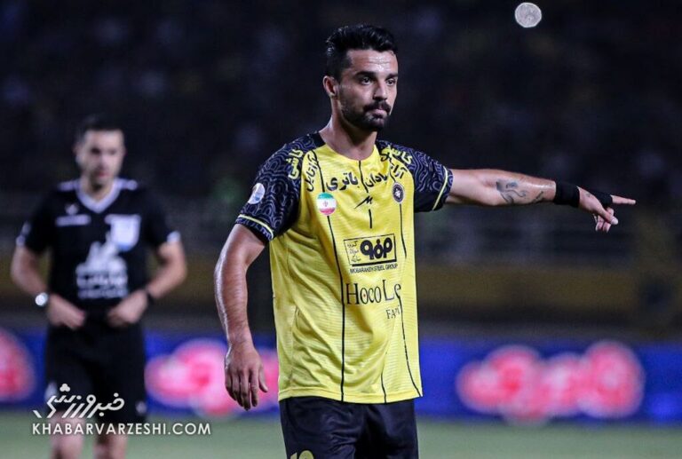 استقلالی‌ها ناکام ماندند؛ نورافکن در سپاهان ماند
