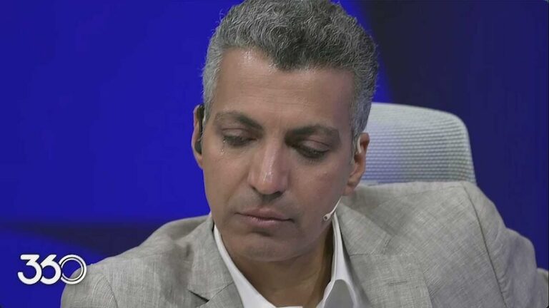 ویدیو| اشک عادل فردوسی‌پور را درآوردند/ بغض مجری محبوب ترکید