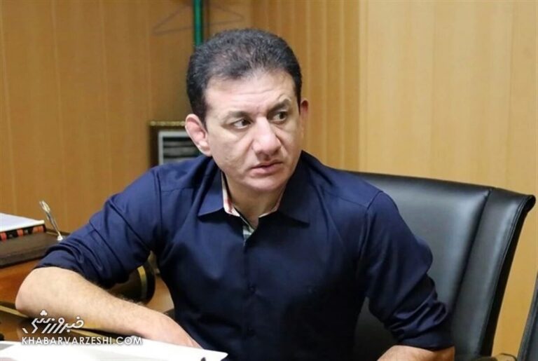 استقلال سرمربی پرسپولیس را آبی پوش کرد!