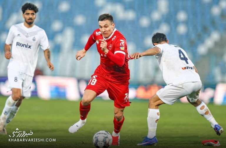 در پرسپولیس گل بزنید نیمکت‌نشین می‌شوید!