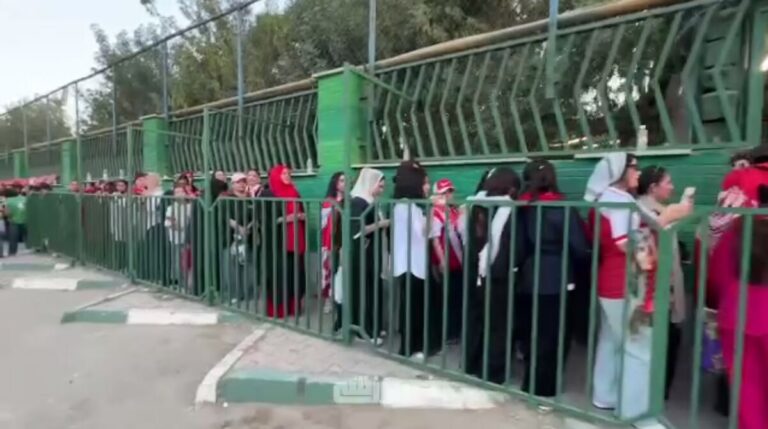ویدیو| صف طولانی زنان هوادار پرسپولیس در قلعه حسن خان