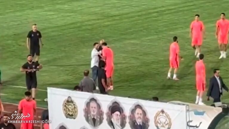 ویدیو| پیام صادقیان، میهمان ویژه بازی پرسپولیس – ملوان