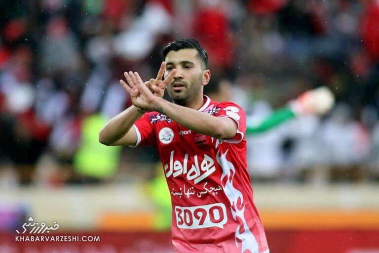 محسن مسلمان رسماً به پرسپولیس پیوست/ بازگشت مهندس به جمع سرخ‌ها +عکس